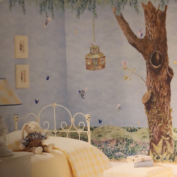 Book-The New Smart Approach to Kids’ Rooms by Megan Connelly - Picture 4 of 8